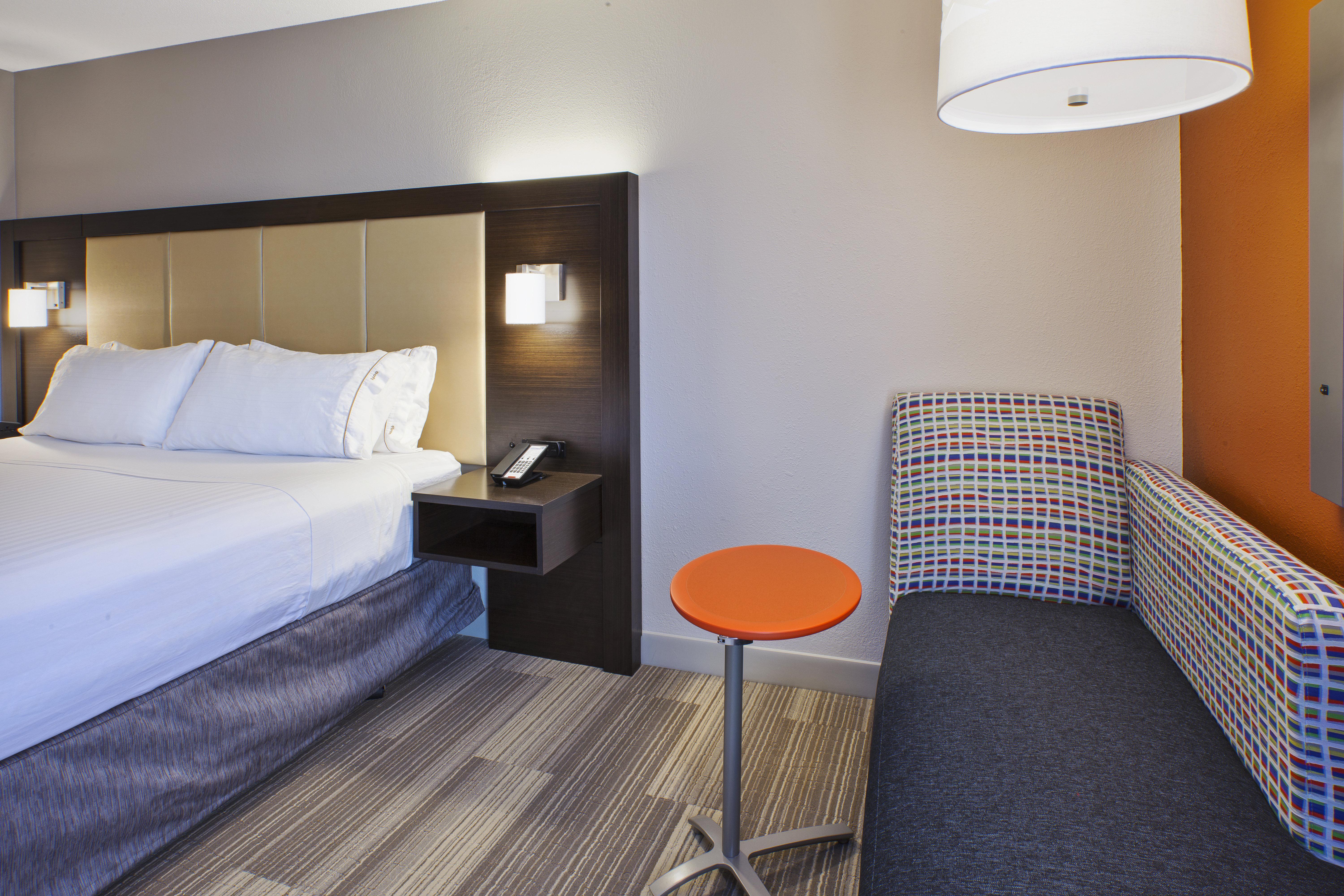 Holiday Inn Express & Suites Chicago-Midway Airport By Ihg Bedford Park Exterior photo